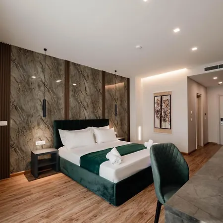 Aks Otel