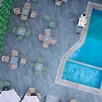 Aks Hotel 4*
