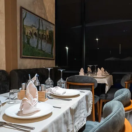 Hotel Aks 4*