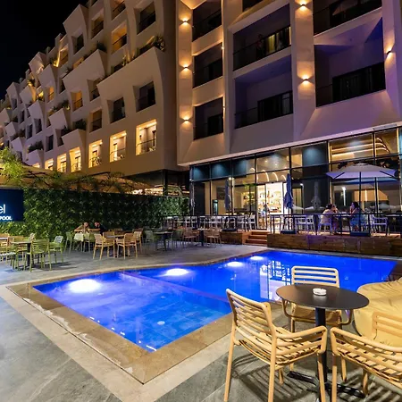 Aks Hotel
