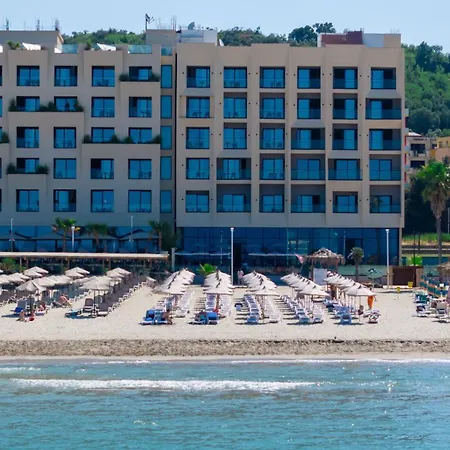 Aks Hotel