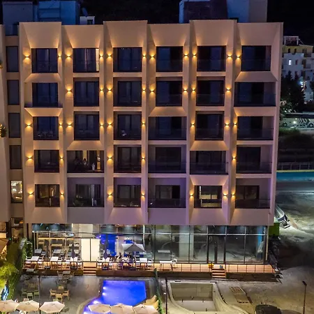 Aks Hotel 4*