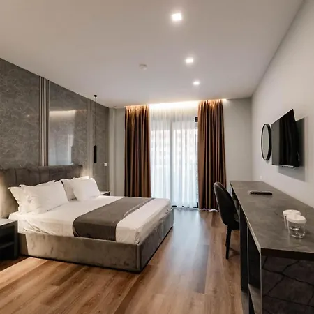 Aks Hotel